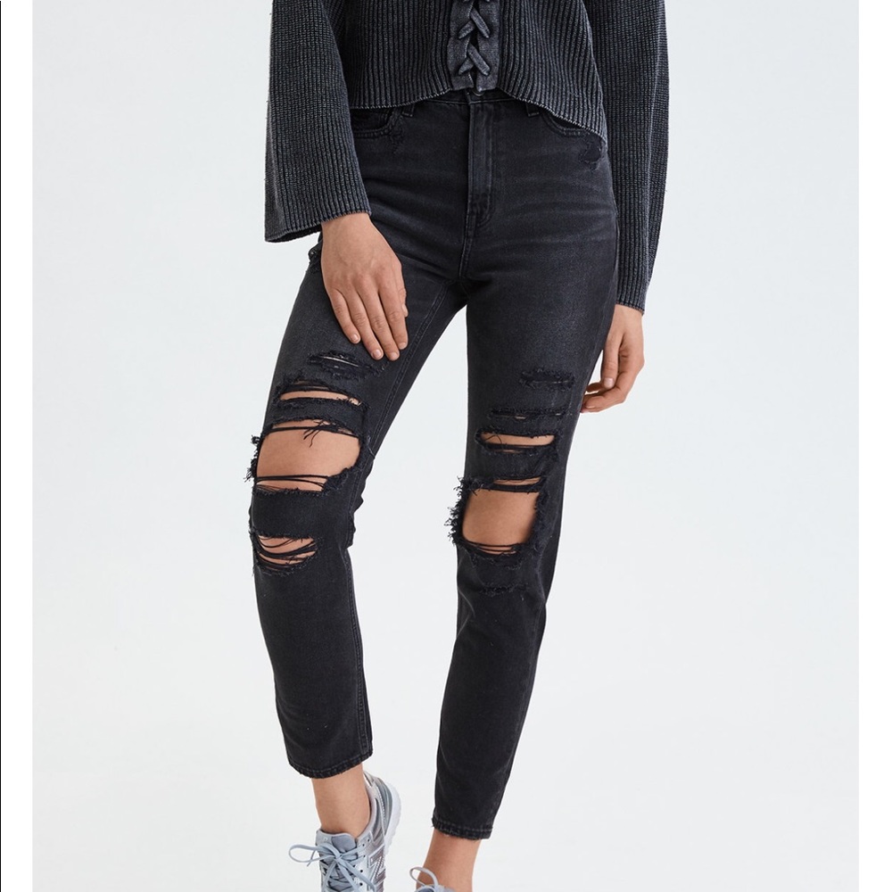 AE Distressed Mom Jean Black